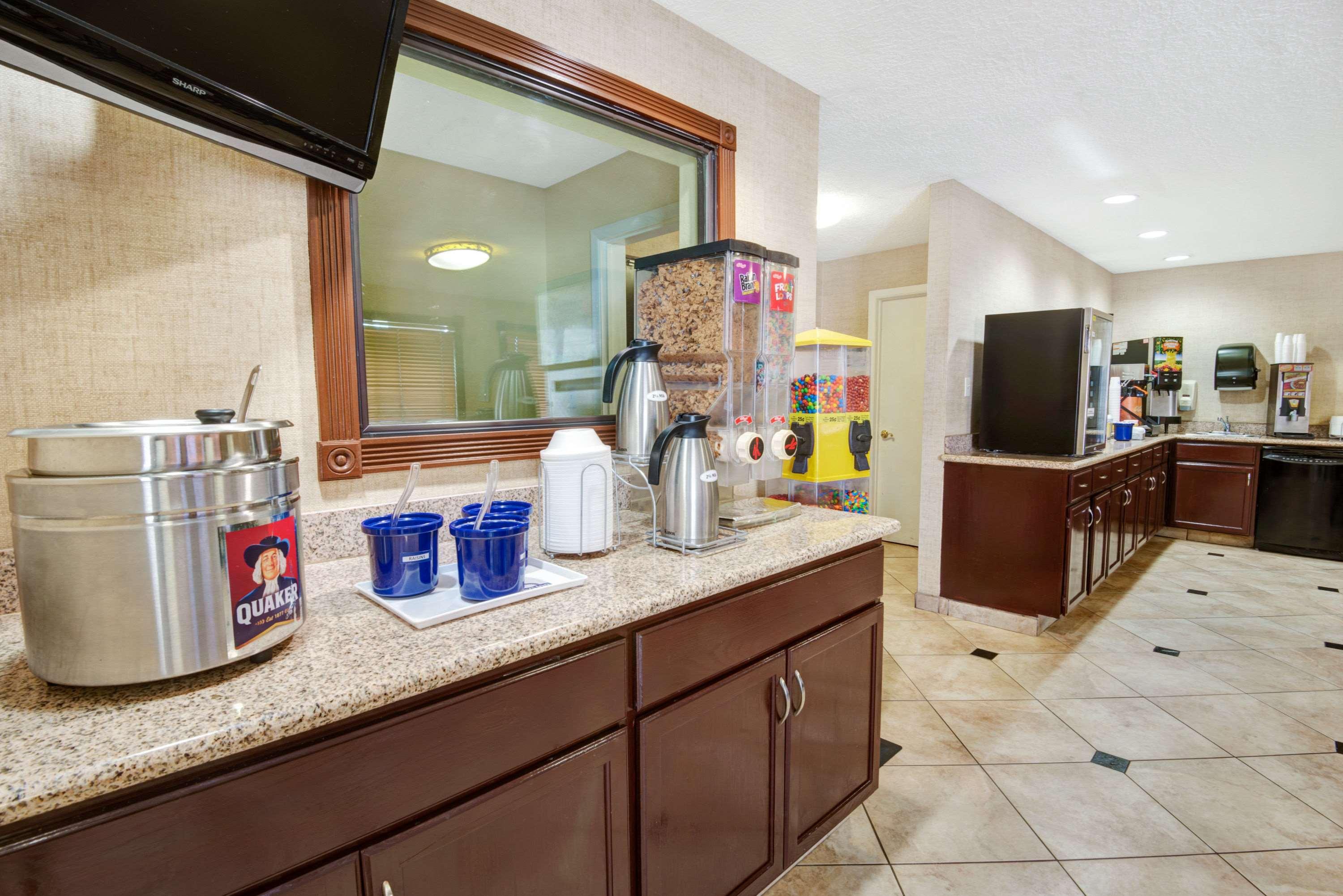 Days Inn By Wyndham Albuquerque West Esterno foto